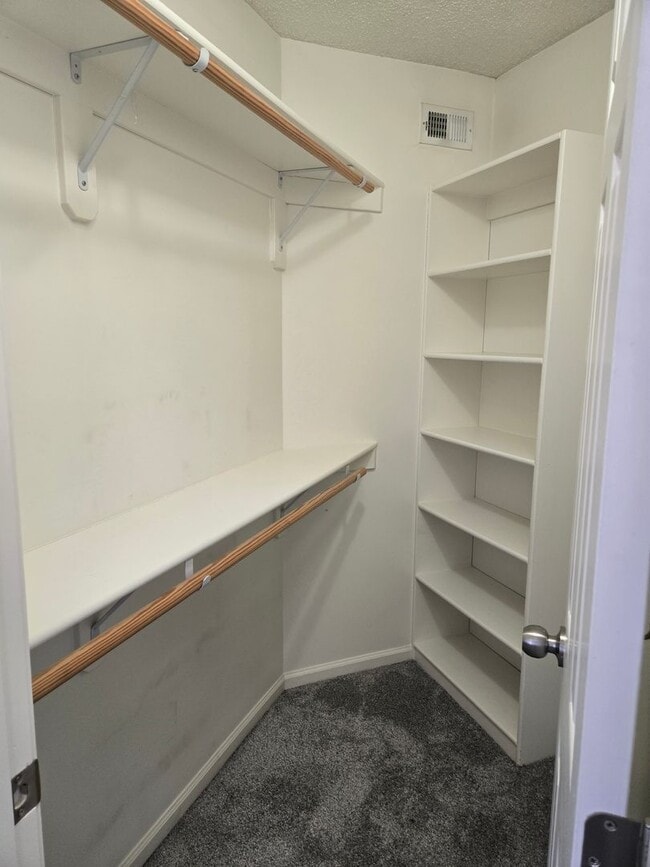 Building Photo - Beautiful Reserve at Heritage Park home!!!