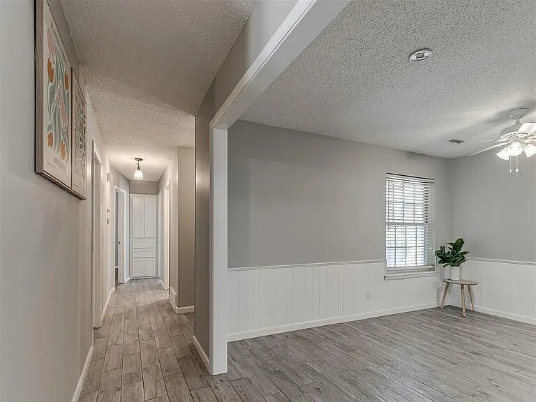 Building Photo - 4709 Newport Dr