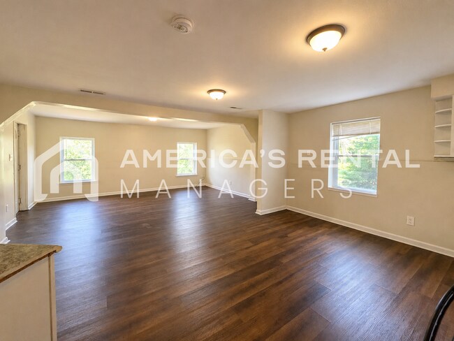 Building Photo - 609 Quebec Dr