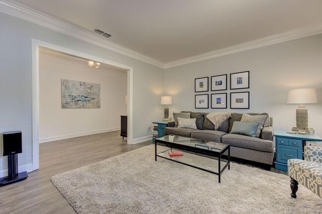 Building Photo - 27 Mt Vernon Cir