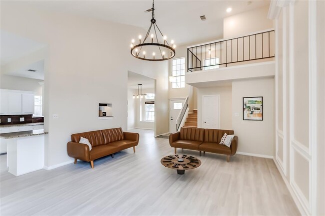 Building Photo - 1002 Oakridge Dr