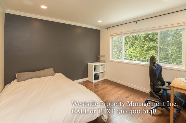 Building Photo - Amazing Location in Santa Monica 2BD/2BA