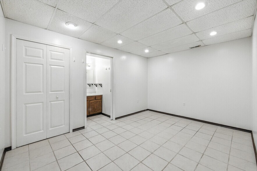 Basement Bedroom/Office - 421 Concord Ln