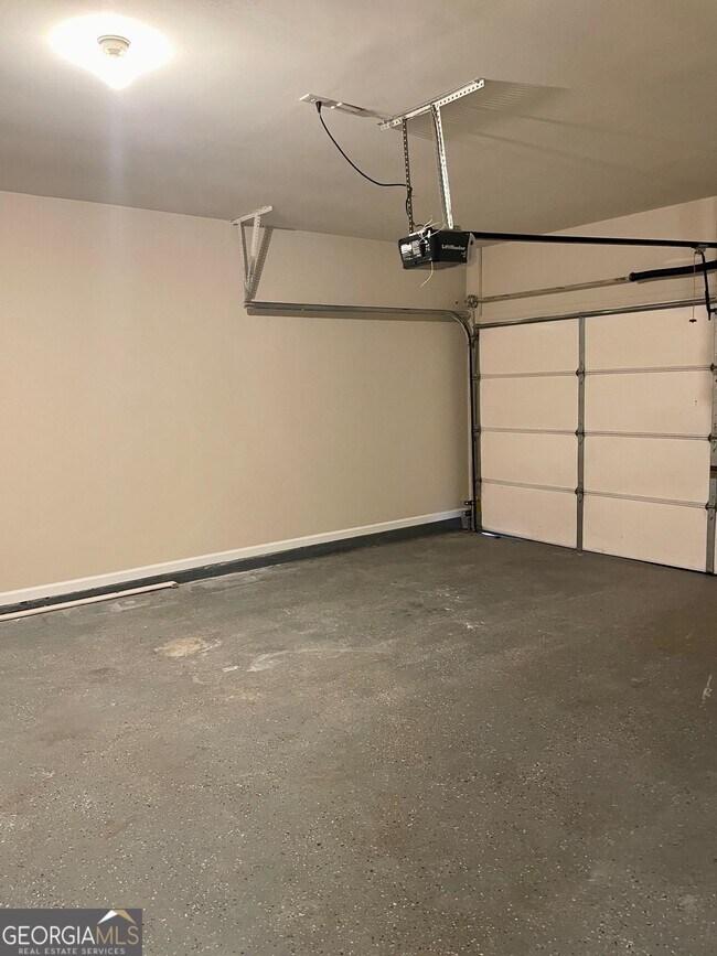 Building Photo - 5371 Apple Grove Rd NE