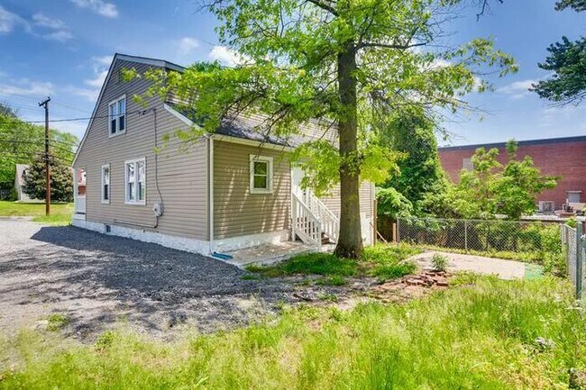 Building Photo - 6605 Windsor Mill, Gwynn Oak, MD, 21207