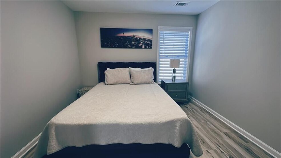 Building Photo - 3295 Briaroak Dr
