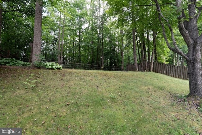 Building Photo - 13016 Pilgrims Inn Dr
