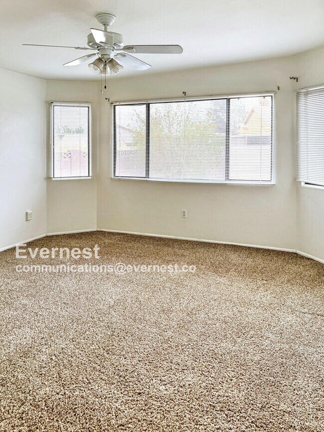 Building Photo - 7370 W Beryllium Ln