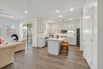 Building Photo - FULLY FURNISHED RENTAL