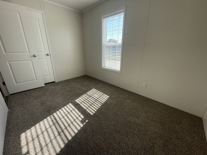 Building Photo - 15835 Marentette Dr