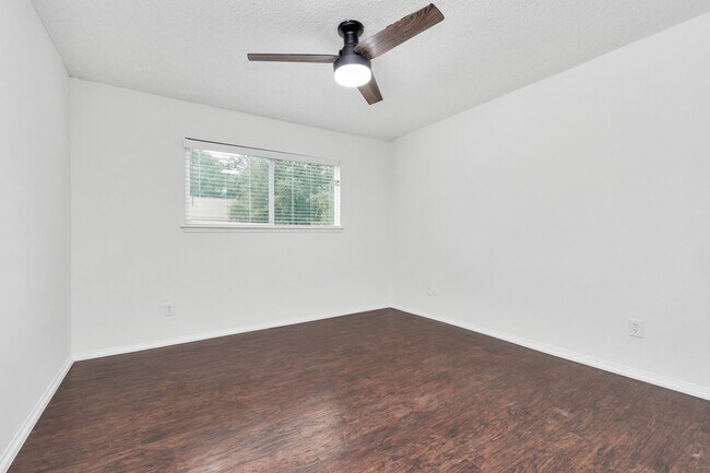 Building Photo - 1365 Country Pl Dr