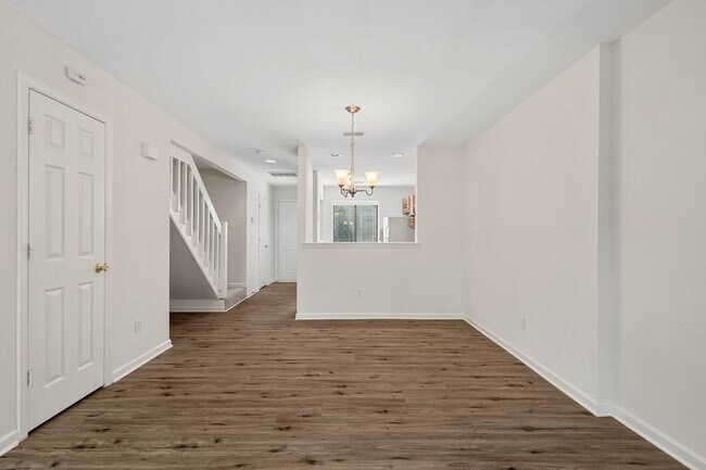 Building Photo - Raintree Country Club Townhome for Rent