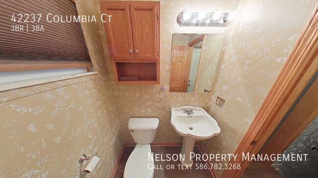 Building Photo - 42237 Columbia Ct
