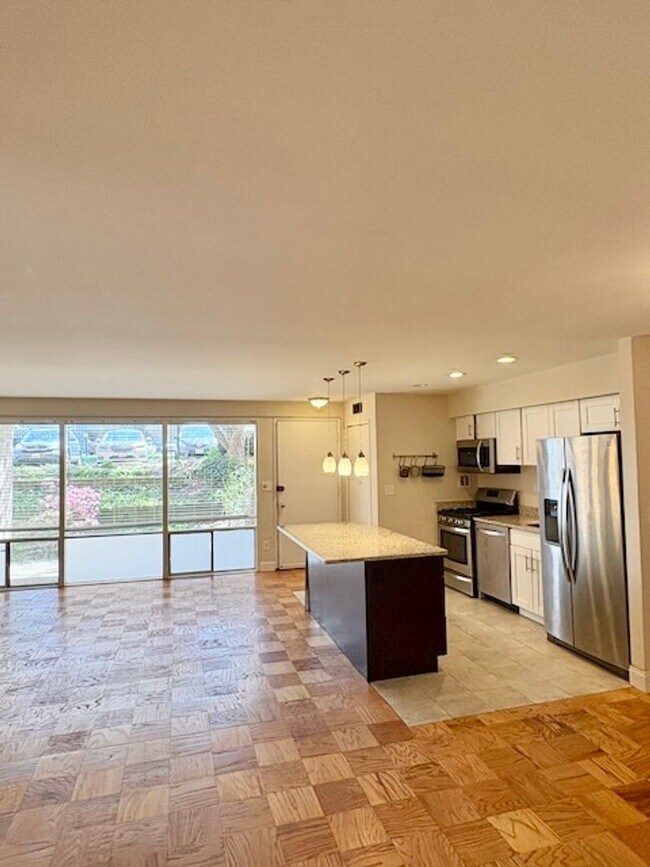 Building Photo - Remodeled 2 BR 1BA in Bethesda. Private front patio. Most utilities included.