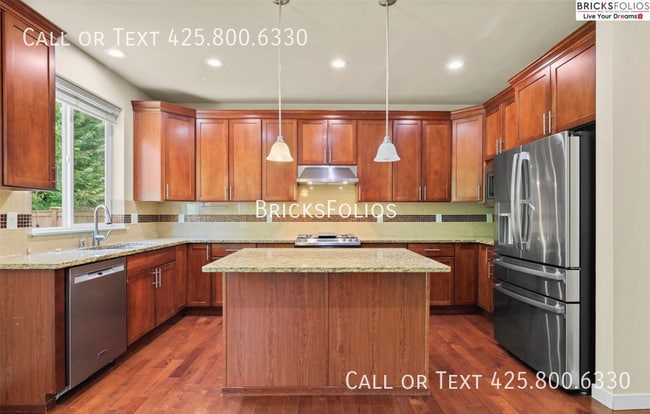 Building Photo - 10550 Sheridan Cres NE