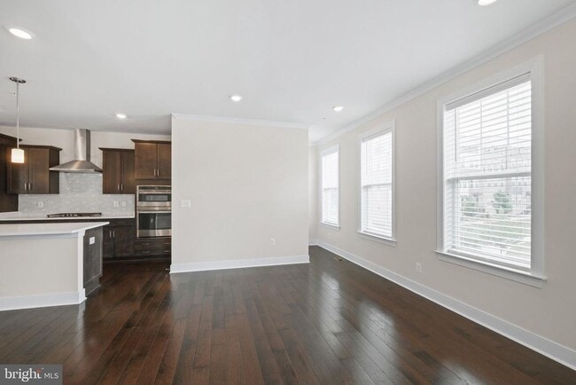 Building Photo - 143 Rubens Dr