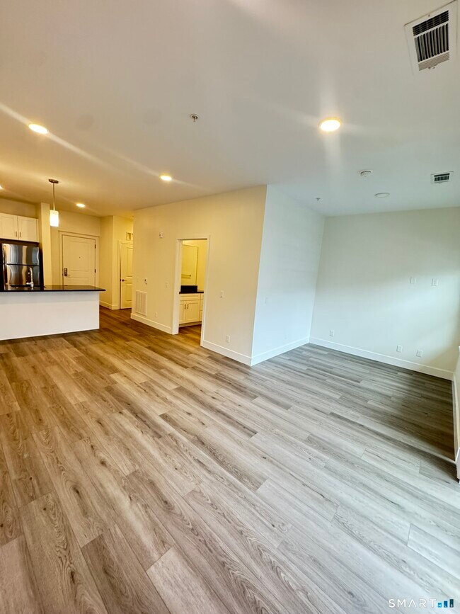 Building Photo - 414 Berlin Tpke