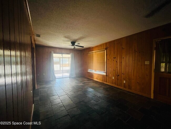 Building Photo - 4719 Chicago St