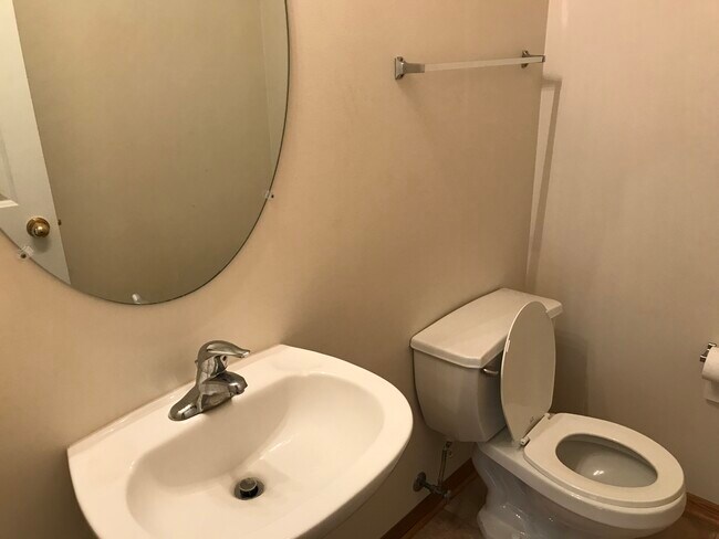 Building Photo - 676 Cobblestone Way