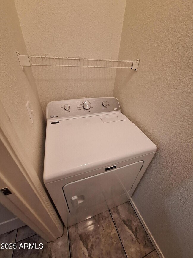 Building Photo - 5401 E Van Buren St