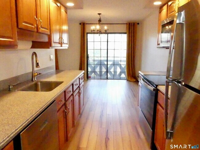 Building Photo - 50 Aiken St