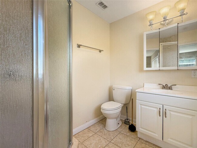 Building Photo - 117 Lake Roy Dr