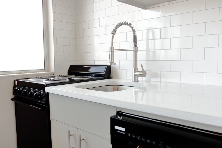 Building Photo - The Regency Apartments