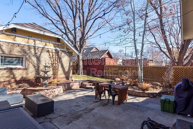 Building Photo - 740 S Corona St