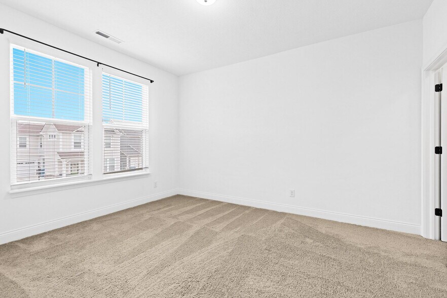 Building Photo - 7011 Pickett Pl