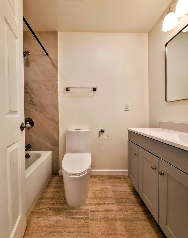 Building Photo - Beautifully Remodeled 3bd Single Story House With Bonus Room & Storage Space!