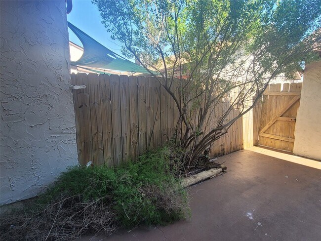 Building Photo - 7523 Beaudelaire Cir