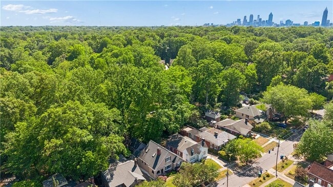 Building Photo - 1213 Cameron Ct NE