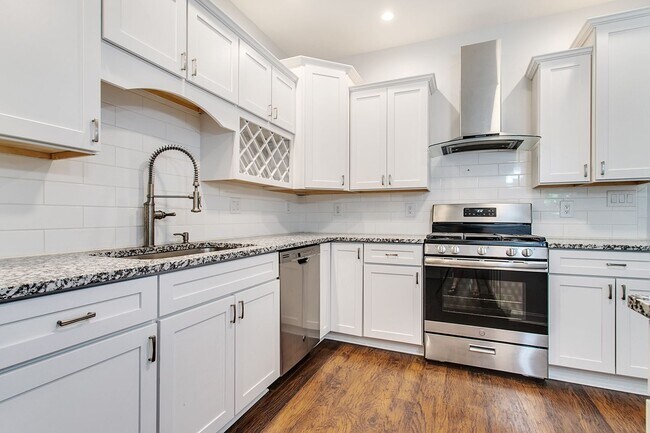 Building Photo - Beautiful 4 Bed 3 Bath Home in Lawrenceville!