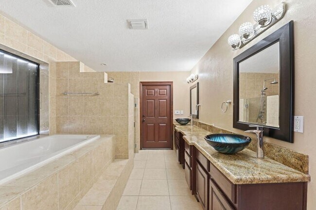 Building Photo - 12356 61st Ln N