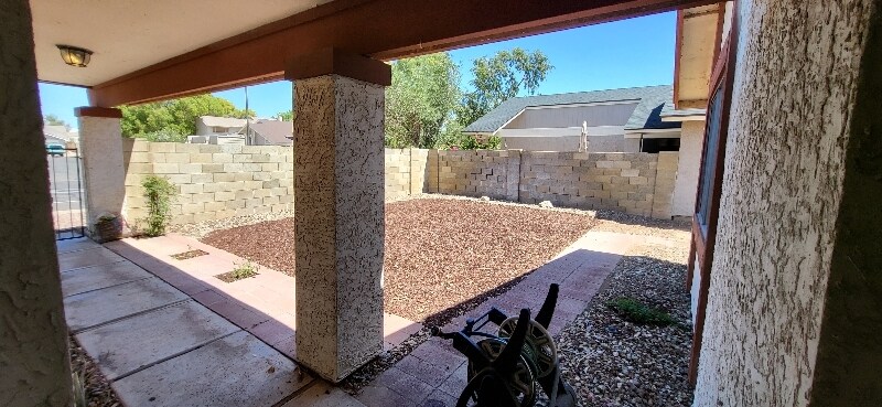 Building Photo - 1567 W Javelina Ave