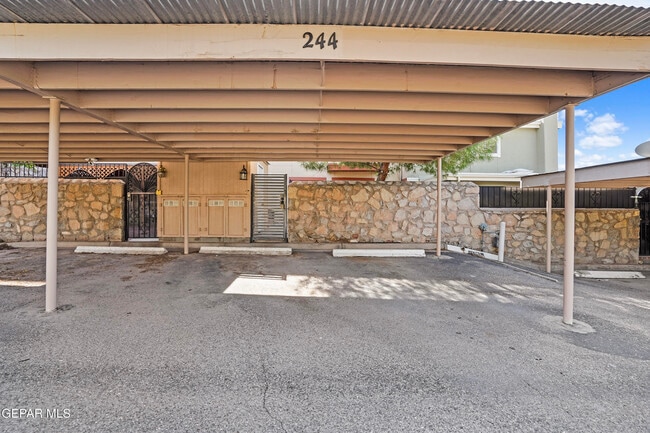 Building Photo - 244 Paso Noble Dr