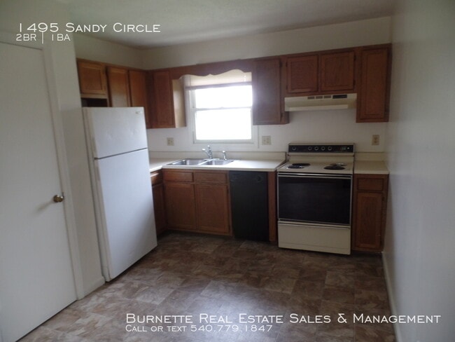 Building Photo - 1495 Sandy Cir