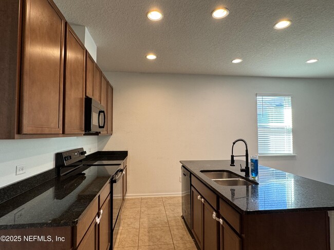 Building Photo - 2904 Laurel Springs Dr