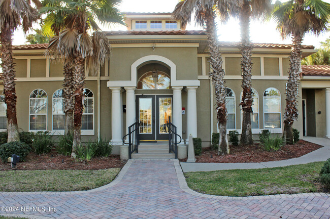 Building Photo - 415 S Villa San Marco Dr