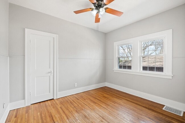 Building Photo - RENTAL PENDING