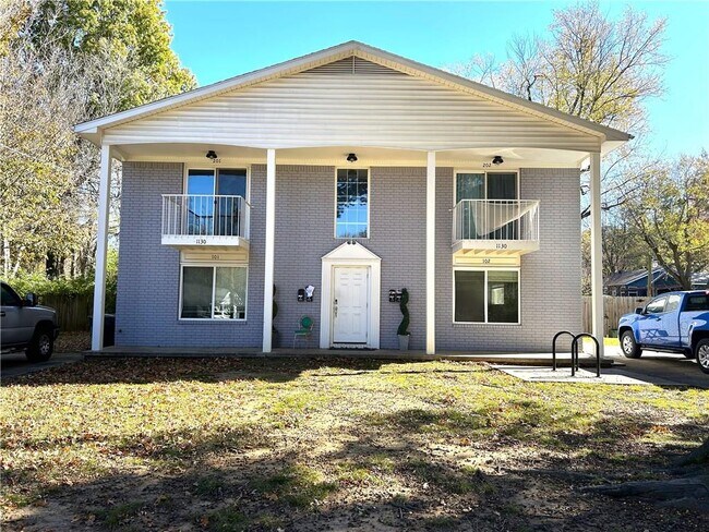 Primary Photo - 1130 N Turner Ave