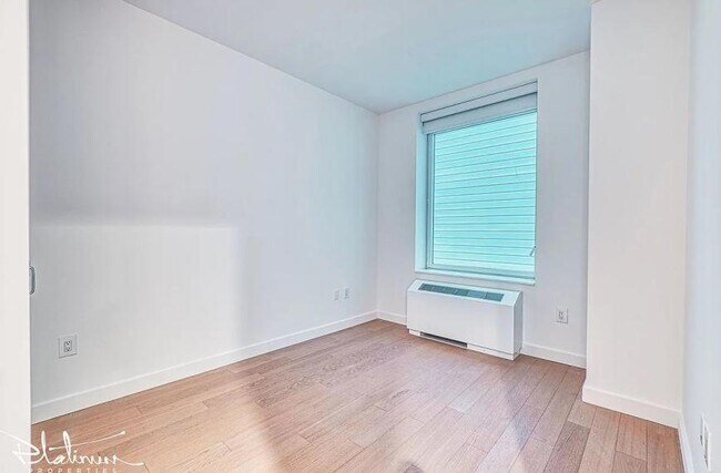 Building Photo - 4 bedroom in New York NY 10005