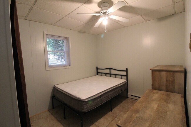 Building Photo - 1212 Mountain View Dr