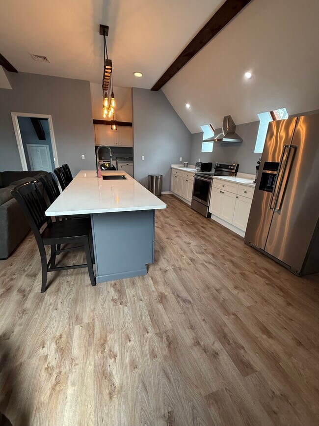 Building Photo - 10 High St