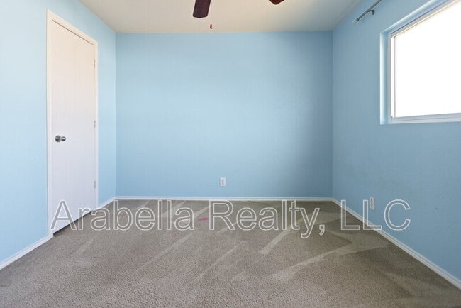 Building Photo - 335 Cedron Chase