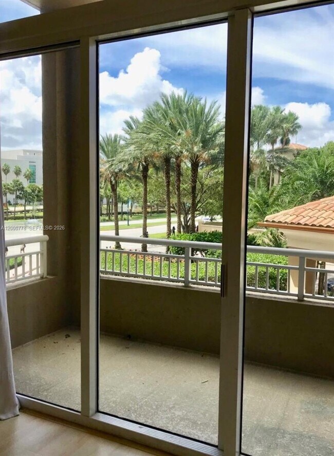 Building Photo - 19501 W Country Club Dr