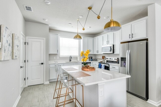 Building Photo - 1063 Farwell St