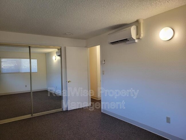 Building Photo - 702 SW Isham St