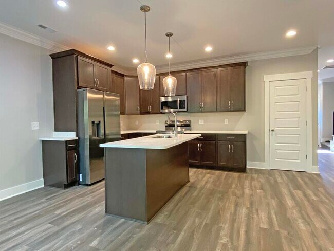 Building Photo - 166 Sango Dr