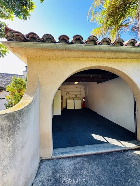 Building Photo - 573 Temple Hills Dr